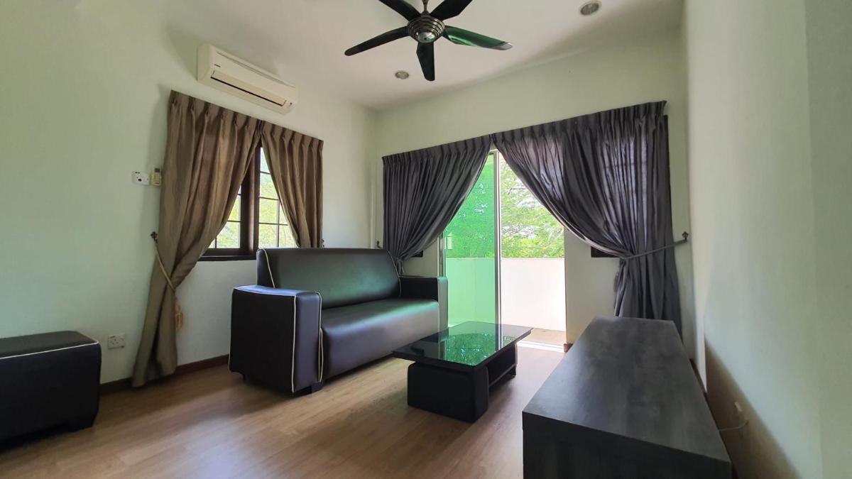 Spacious Idyllic Bungalow Homestay Kerteh - Housity
