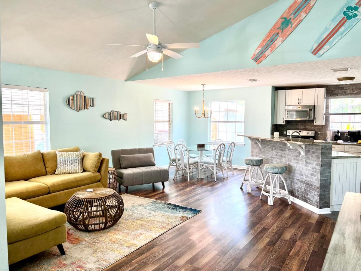 The Salty Marlin - Golf Cart-Beach-Pier Park-30A - Housity