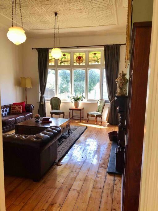 Montreux On High Country Feel Just 5 minutes from Geelong CBD - Housity