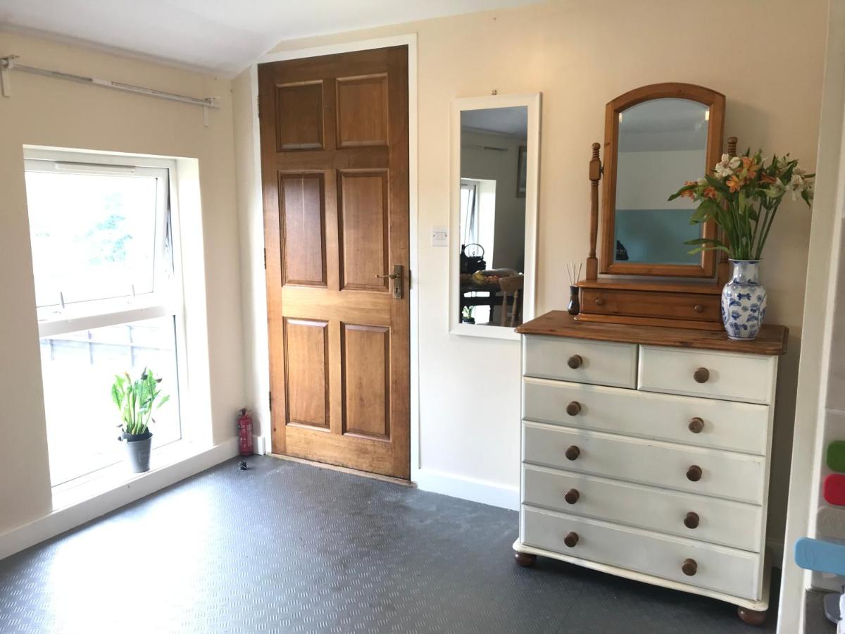 Allspheres Farm Holidays Studio Apartment in the Heart of a Working Farm - Housity