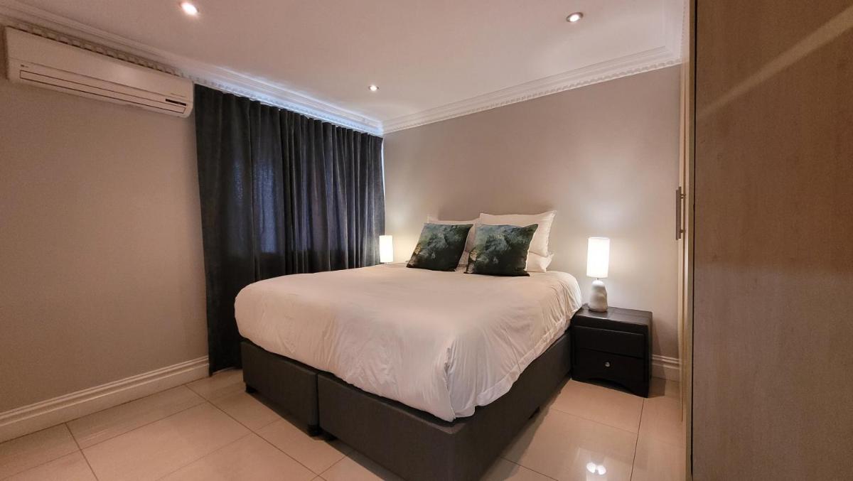 Accommodation Front - The Sails C6-18 - Housity
