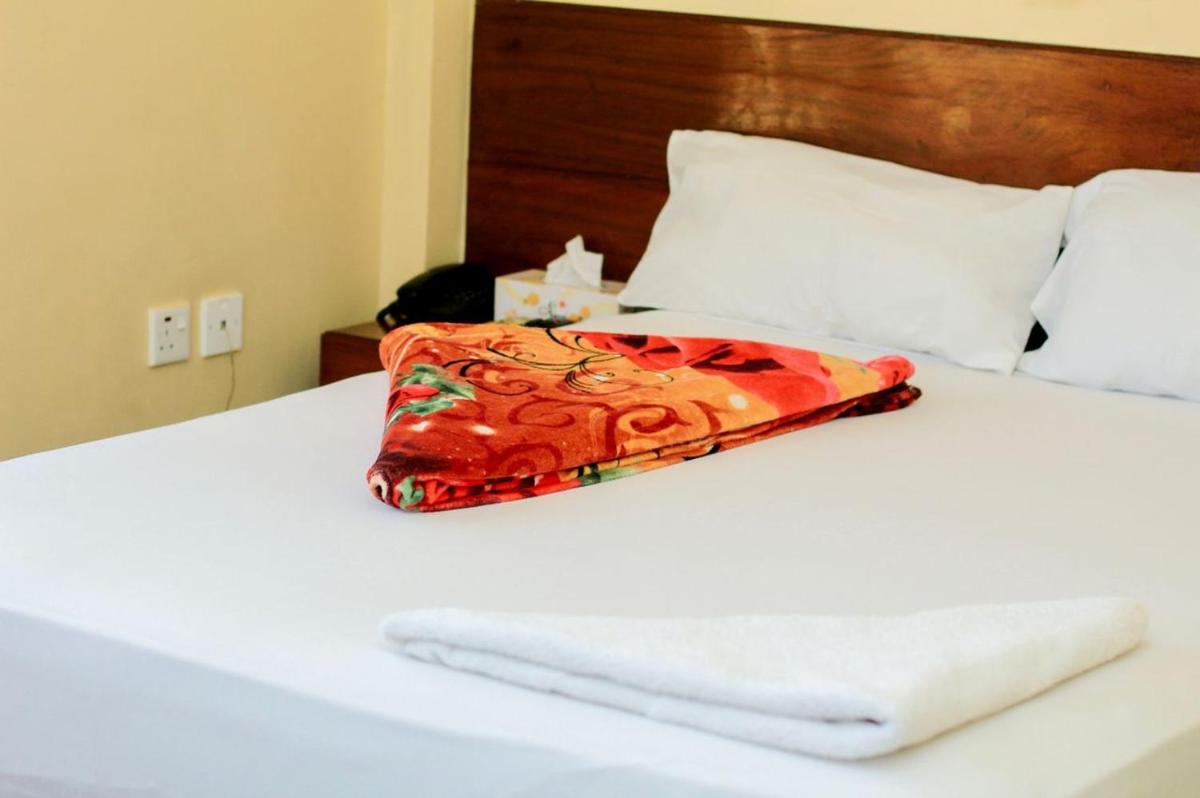 Mambosasa Executive Hotel - Housity