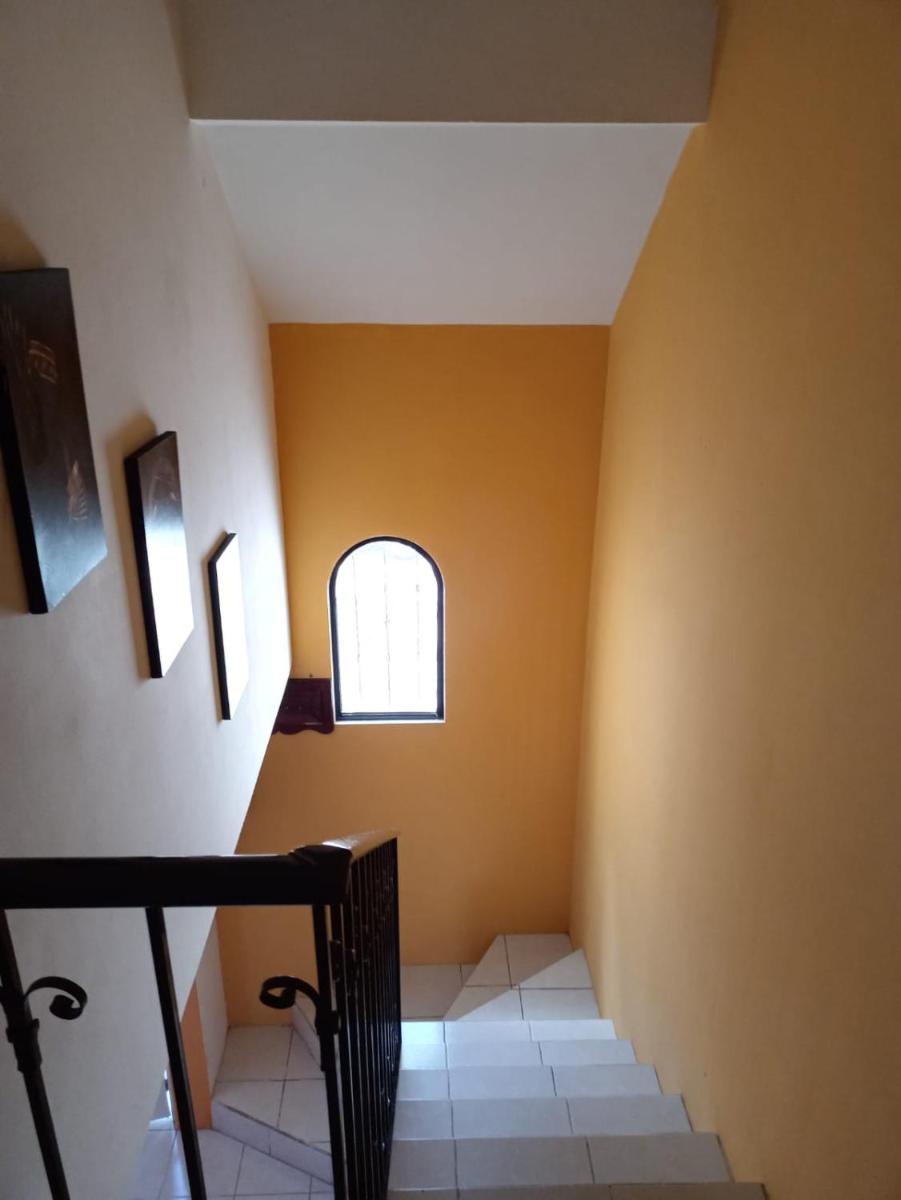 Casa Amplia a 5 Min del Centro en Zona Cerrada - Housity