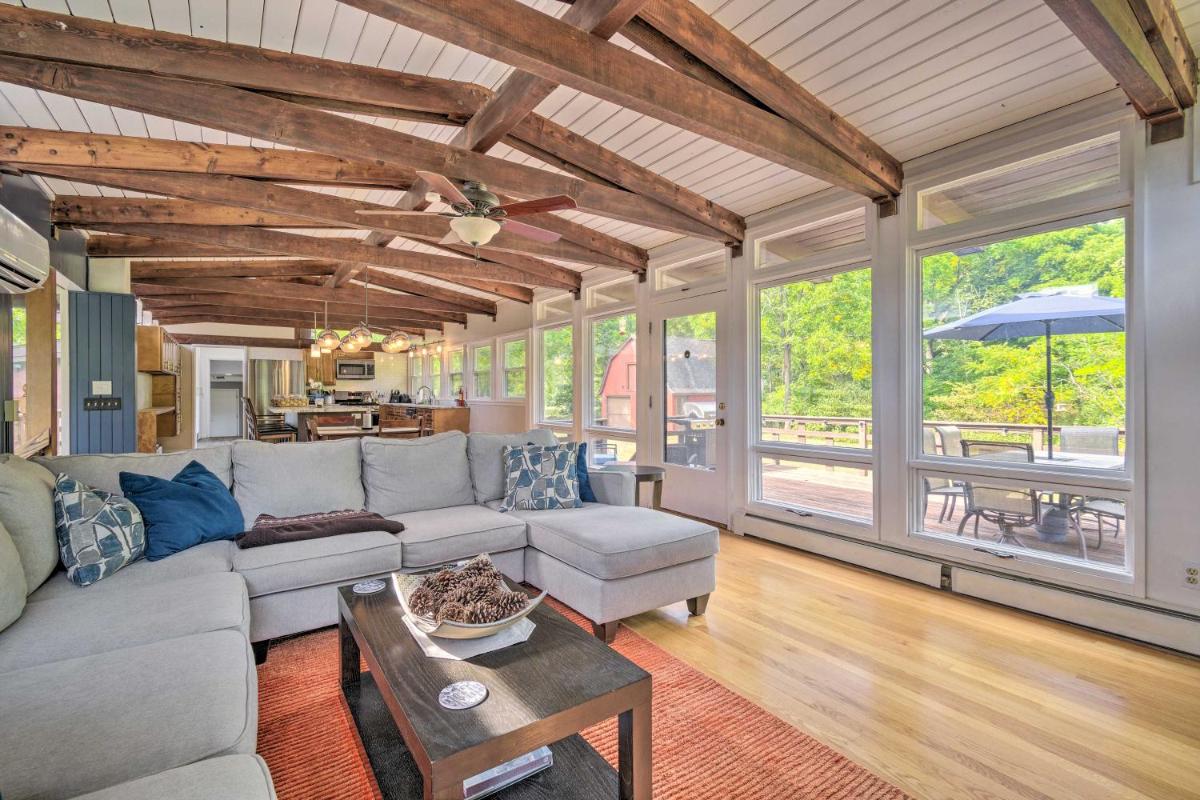 Webster Home w/ Golf Simulator on 2 Acres! - Housity
