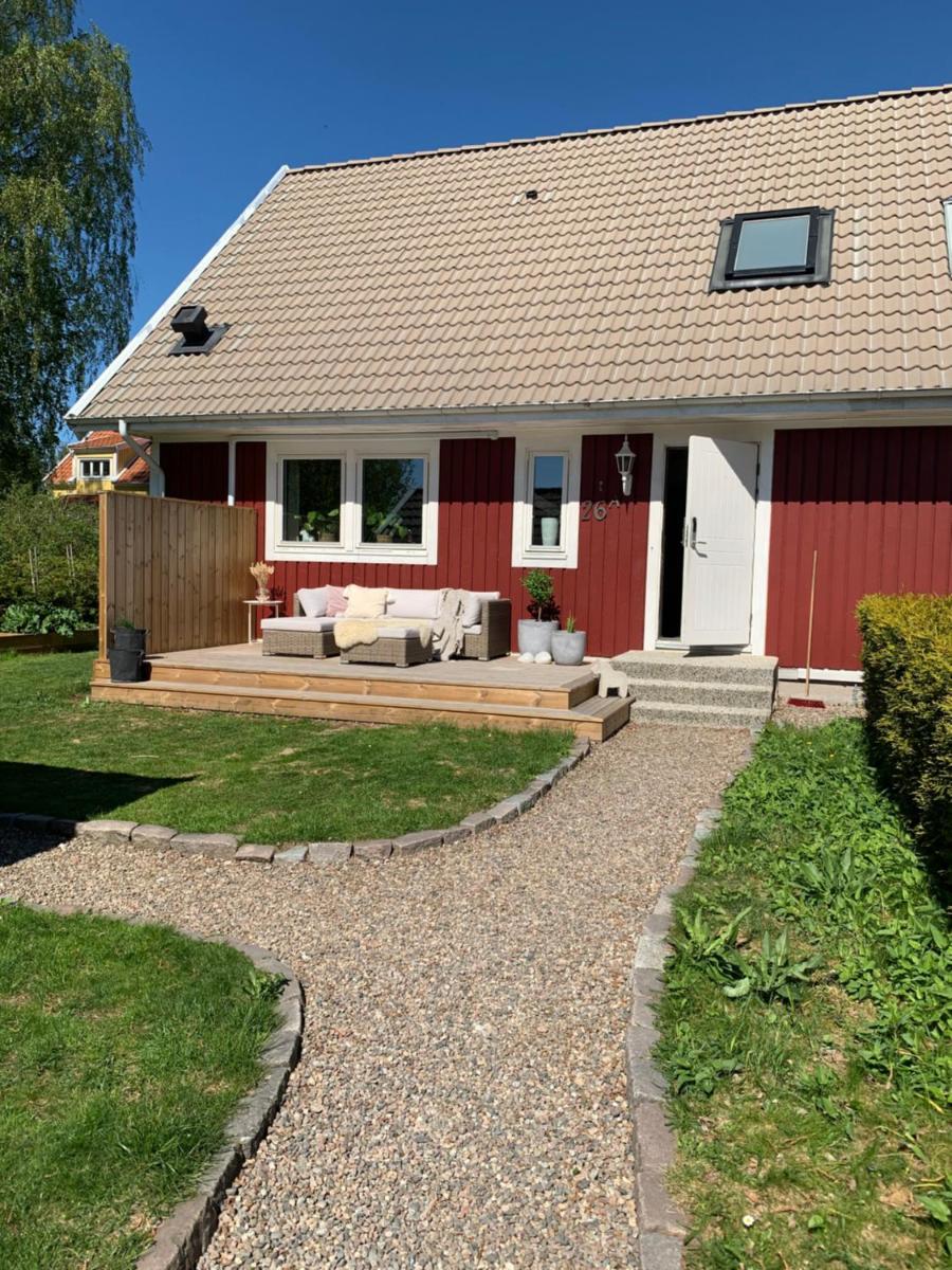 Hus i lugnt område, 15 min från Örebro - Housity