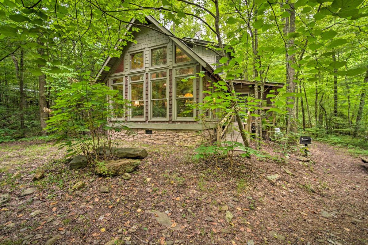 Serene Falls View Cabin with Grill and Views! - Housity