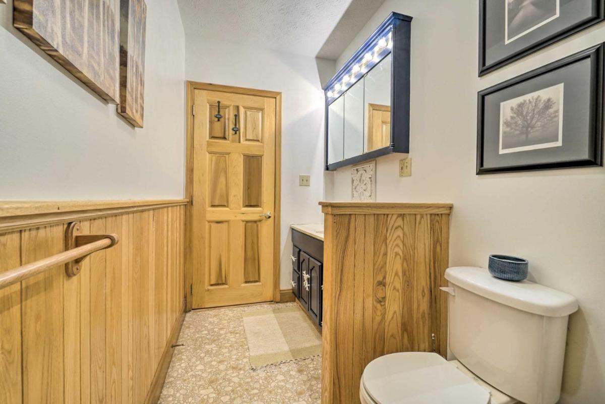McArthur Cabin Peaceful Getaway on Farm! - Housity