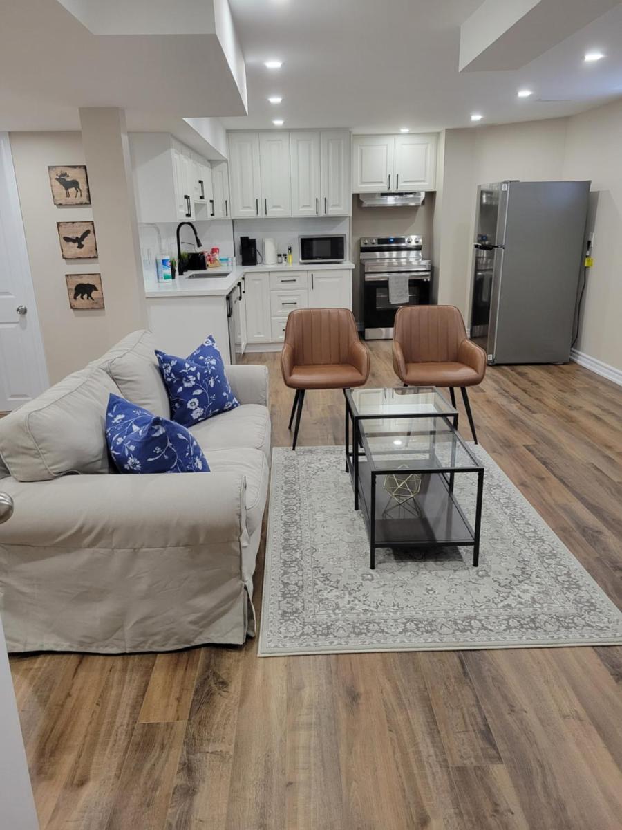 Guest Suite in Whitby - Housity