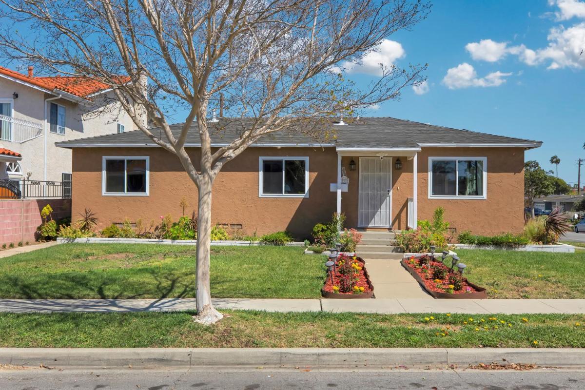 LUX -- A Perfect Home in South Bay 10 Mins to Beaches - Housity