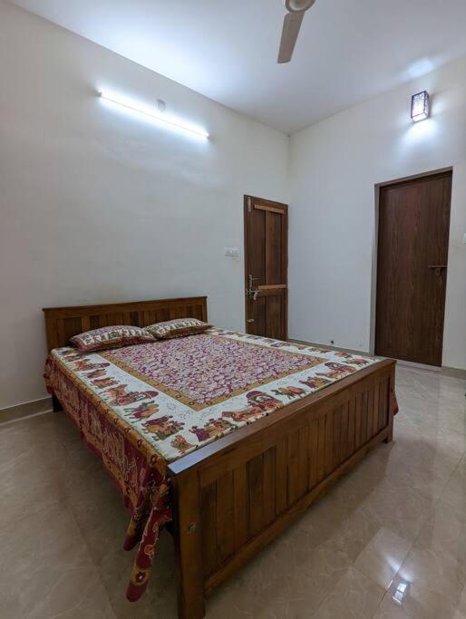 1 Bedroom facing paddy fields Pullur, Irinjalakuda - Housity