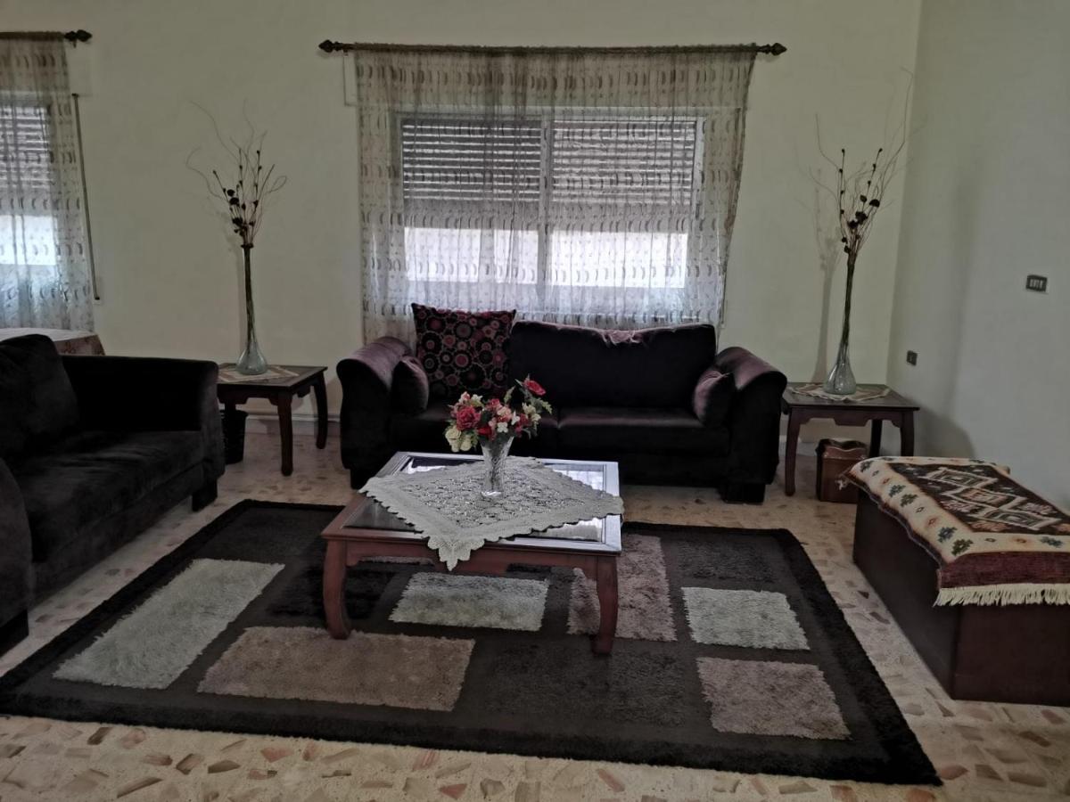 Alice & Andrew Apt. Few Steps to Madaba Old City Center - Housity