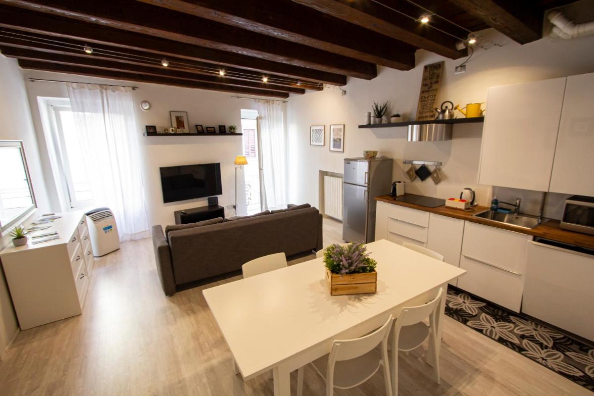 Madame Verona - Housity