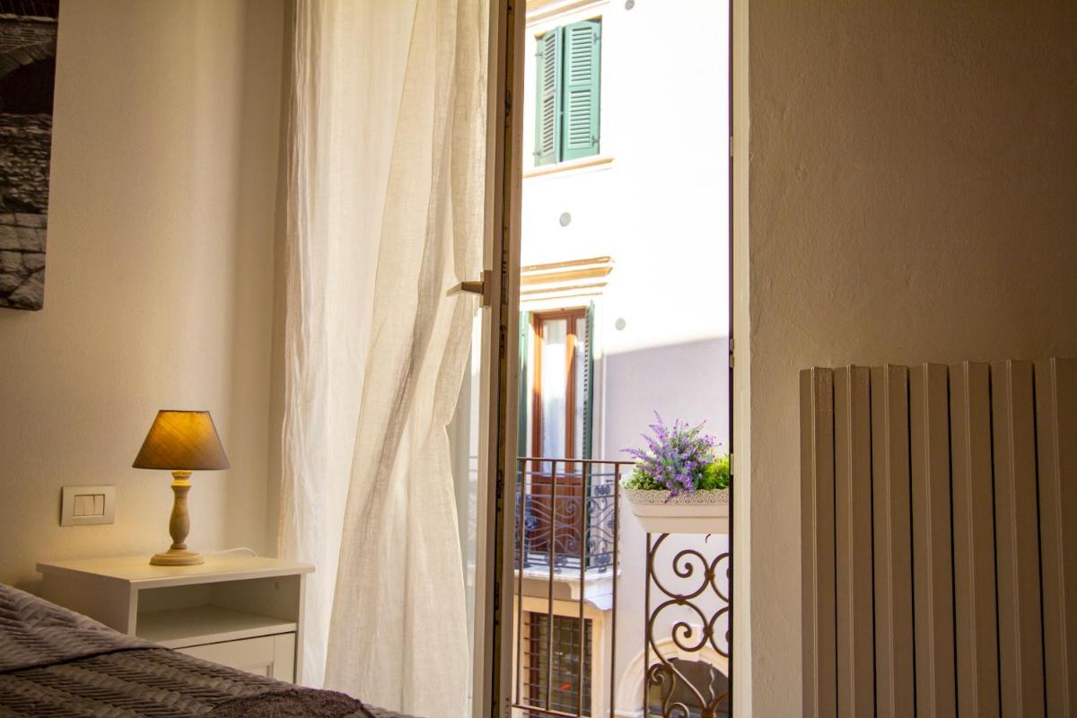 Madame Verona - Housity