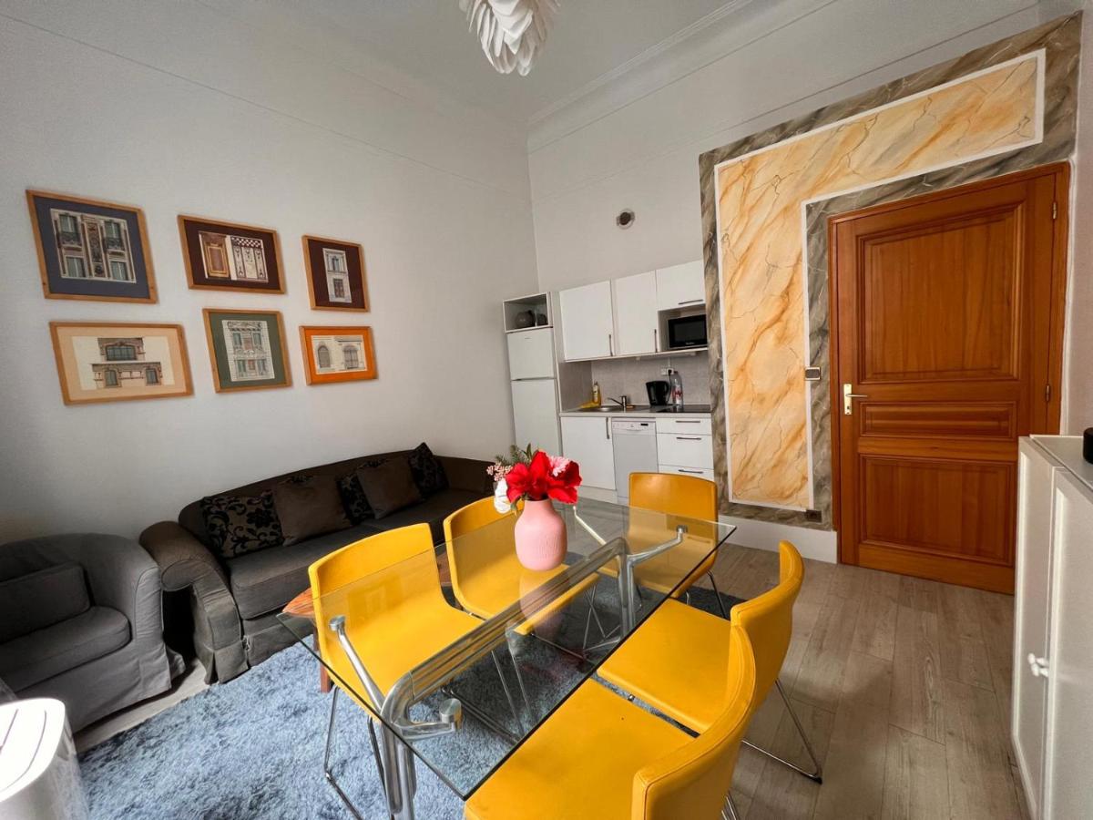 Luxury Apartment Champs-Élysées - HALA PARIS - Housity