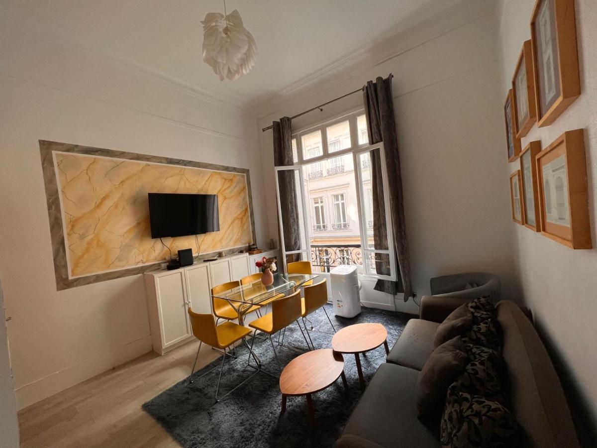 Luxury Apartment Champs-Élysées - HALA PARIS - Housity