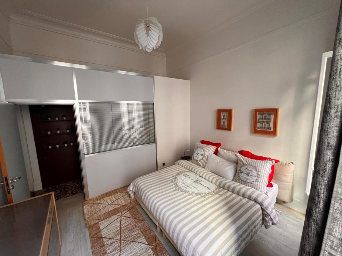 Luxury Apartment Champs-Élysées - HALA PARIS - Housity
