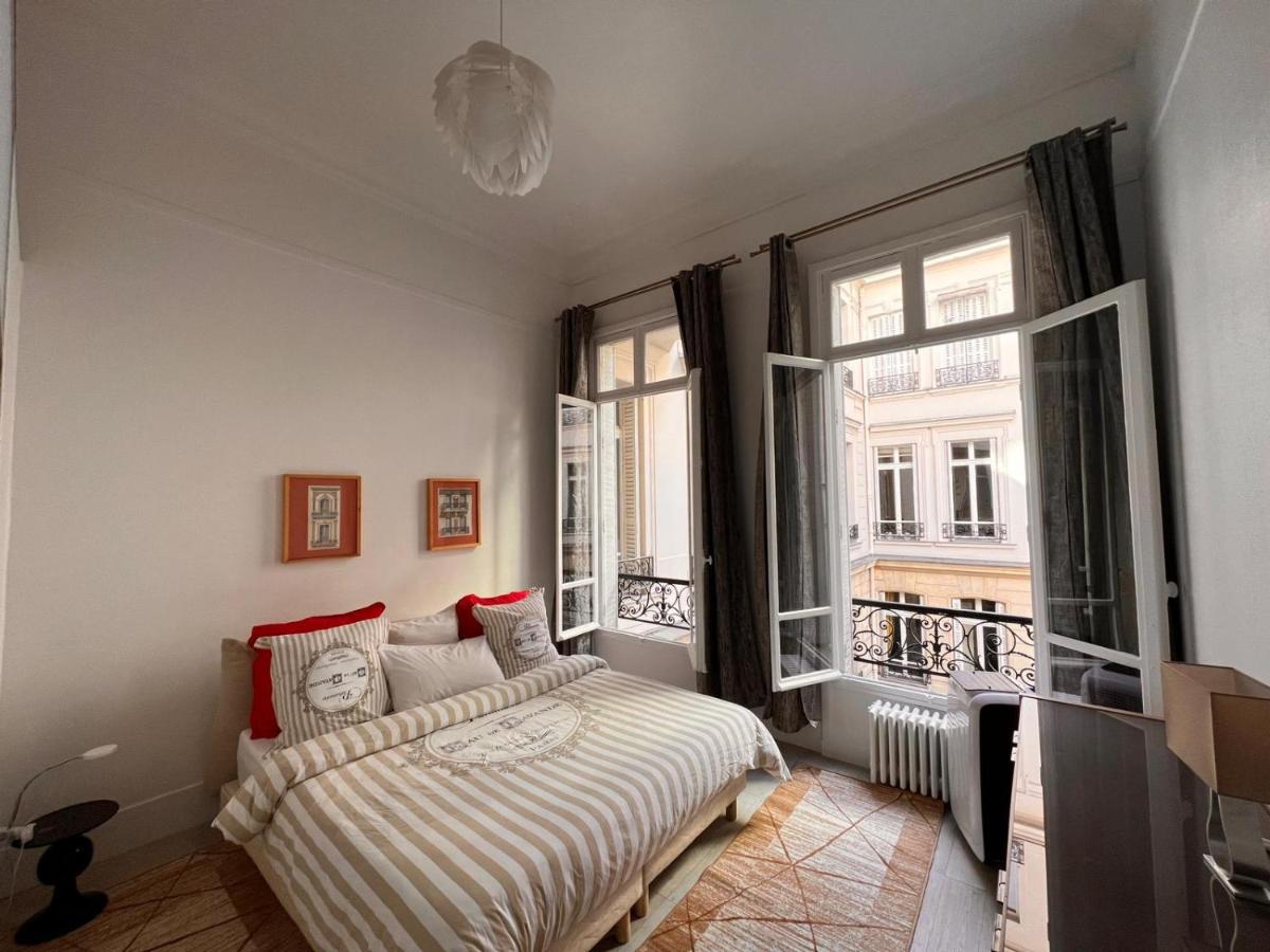 Luxury Apartment Champs-Élysées - HALA PARIS - Housity