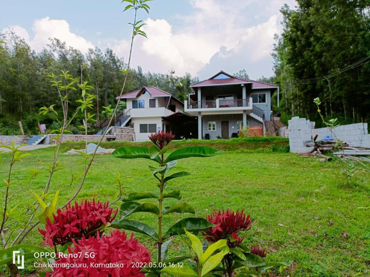 STAYMAKER Hima Giri Stay Inn - Housity