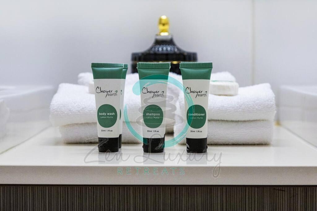 ZEN ARCTIC Luxury 2-Story T/House + Pool & Markets - Housity