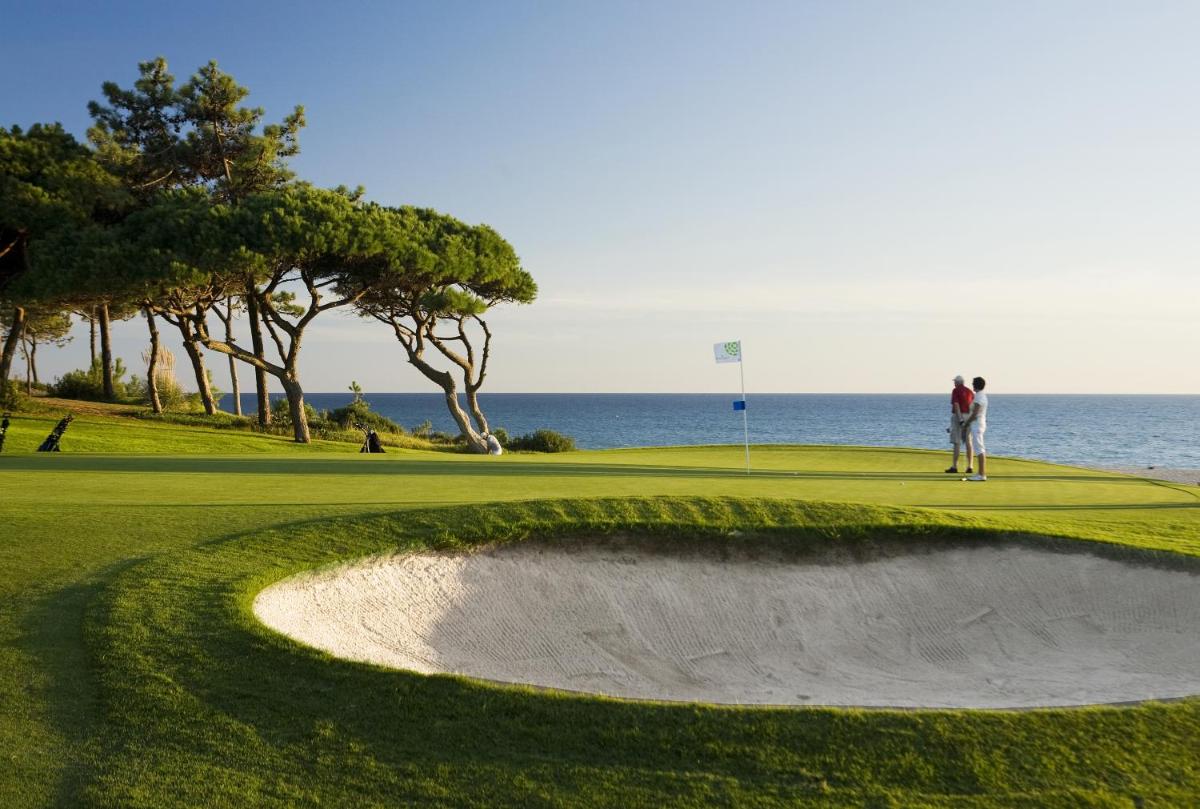 As comodidades de golfe no hotel ou nas proximidades