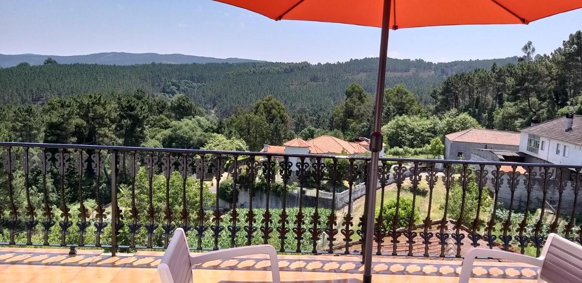 Casa con Piscina en Ramiras, Ourense - Housity