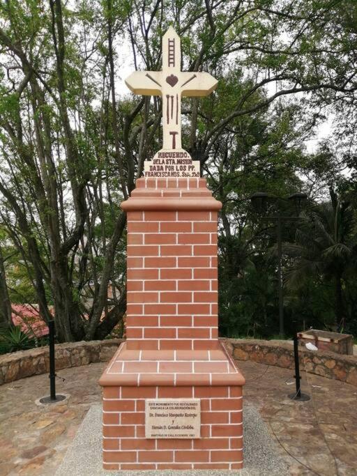 Alojamiento independiente en sector colonial - Housity