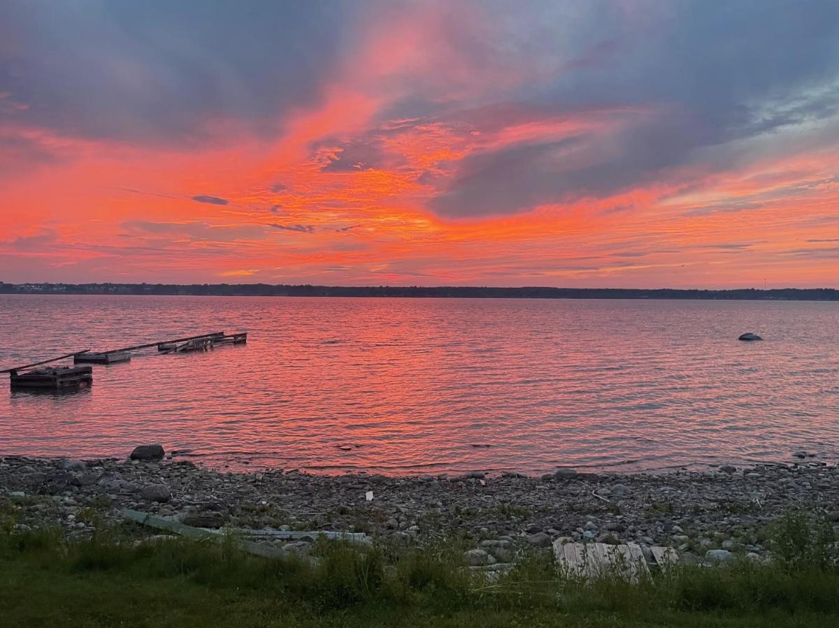 Summer specials on the Saint Lawrence River - Housity