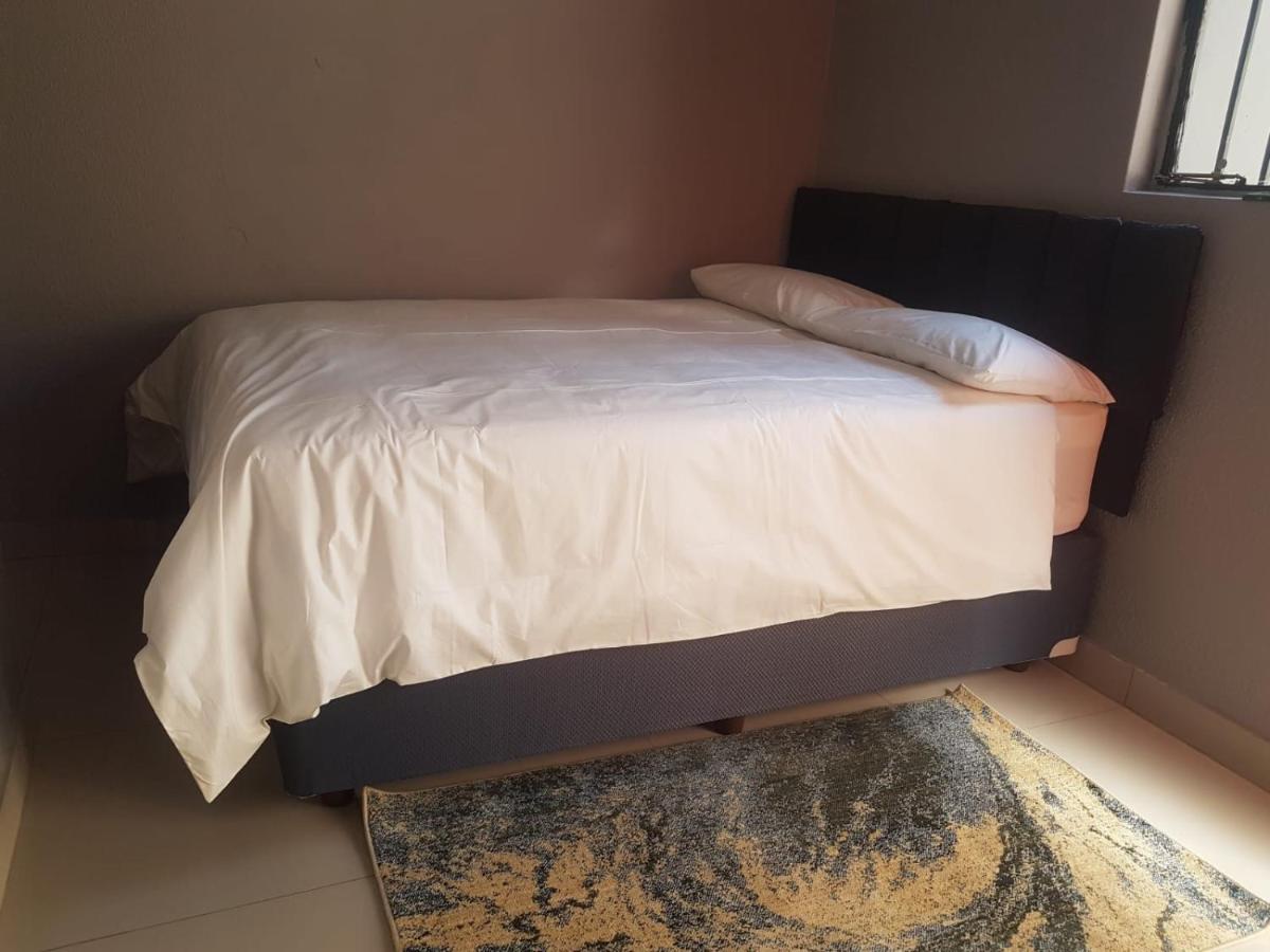 Poblar's Bed & Breakfast - Housity