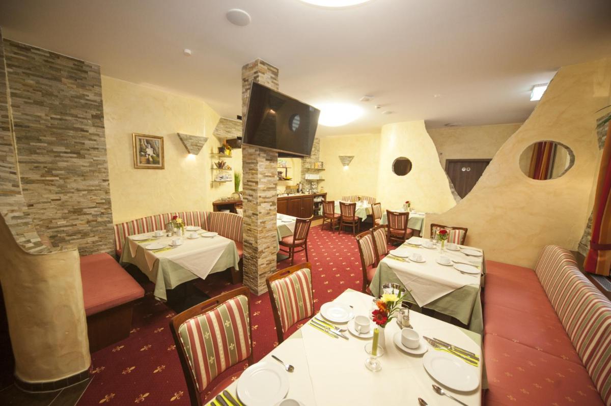 Hotel Medaillon - Housity