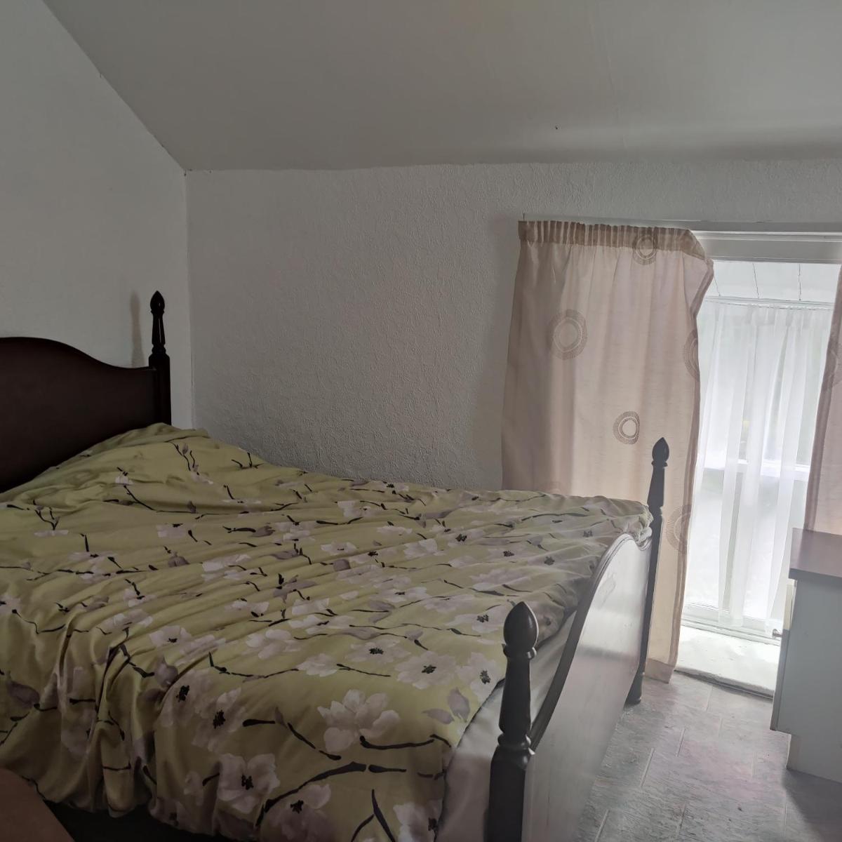 Lovely 4-Bed Apartment in Mullaghbawn Newry - Housity