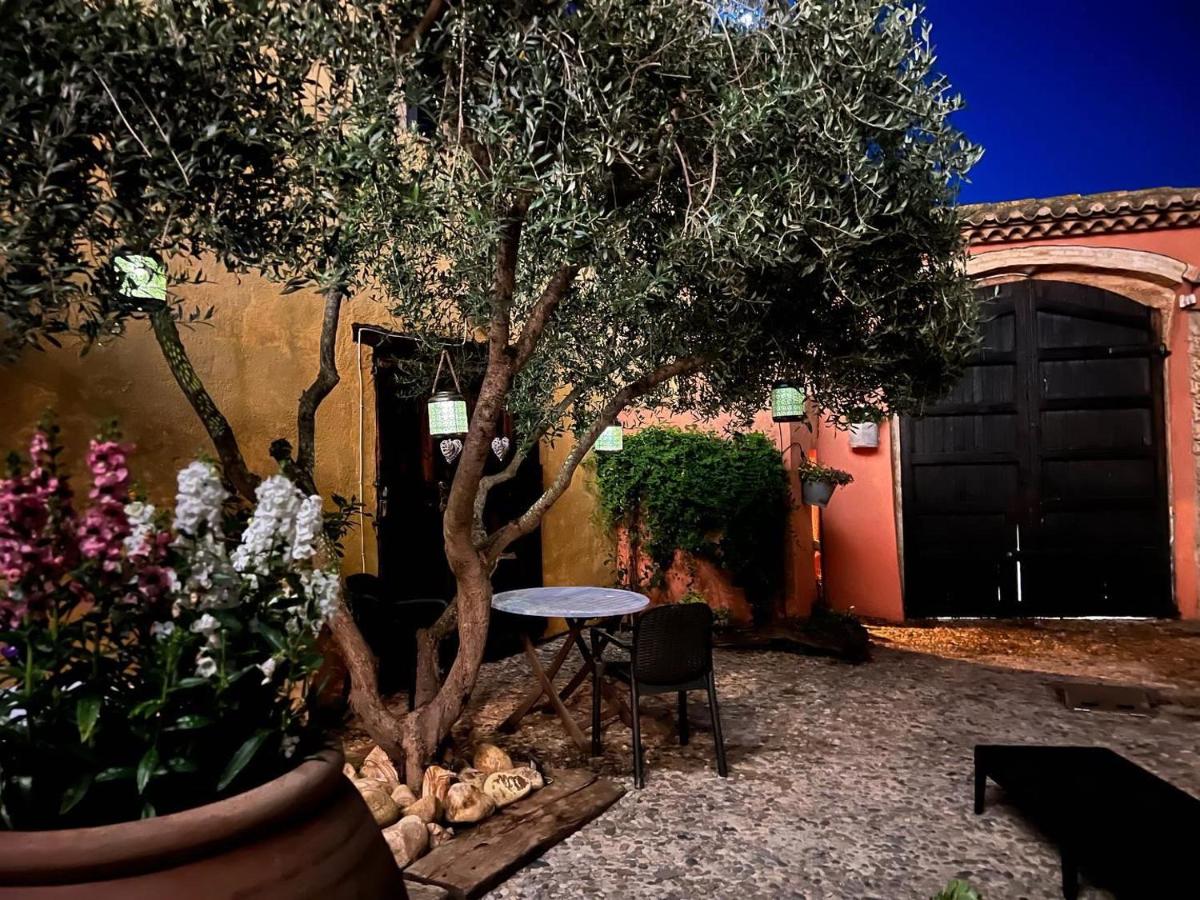 Jardín al aire libre en Les Vinyes Alojamiento Rural Boutique & SPA