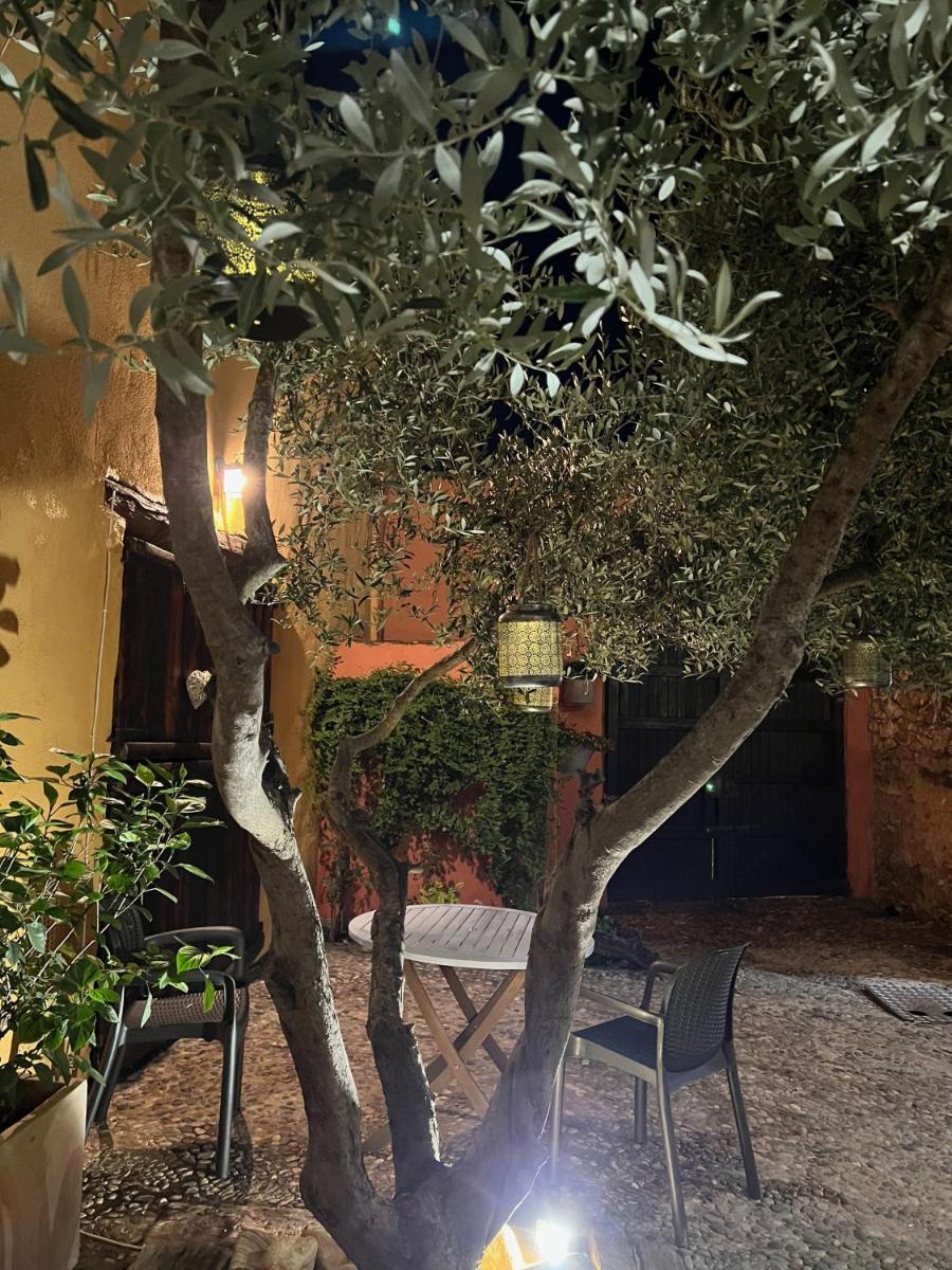 Jardín al aire libre en Les Vinyes Alojamiento Rural Boutique & SPA