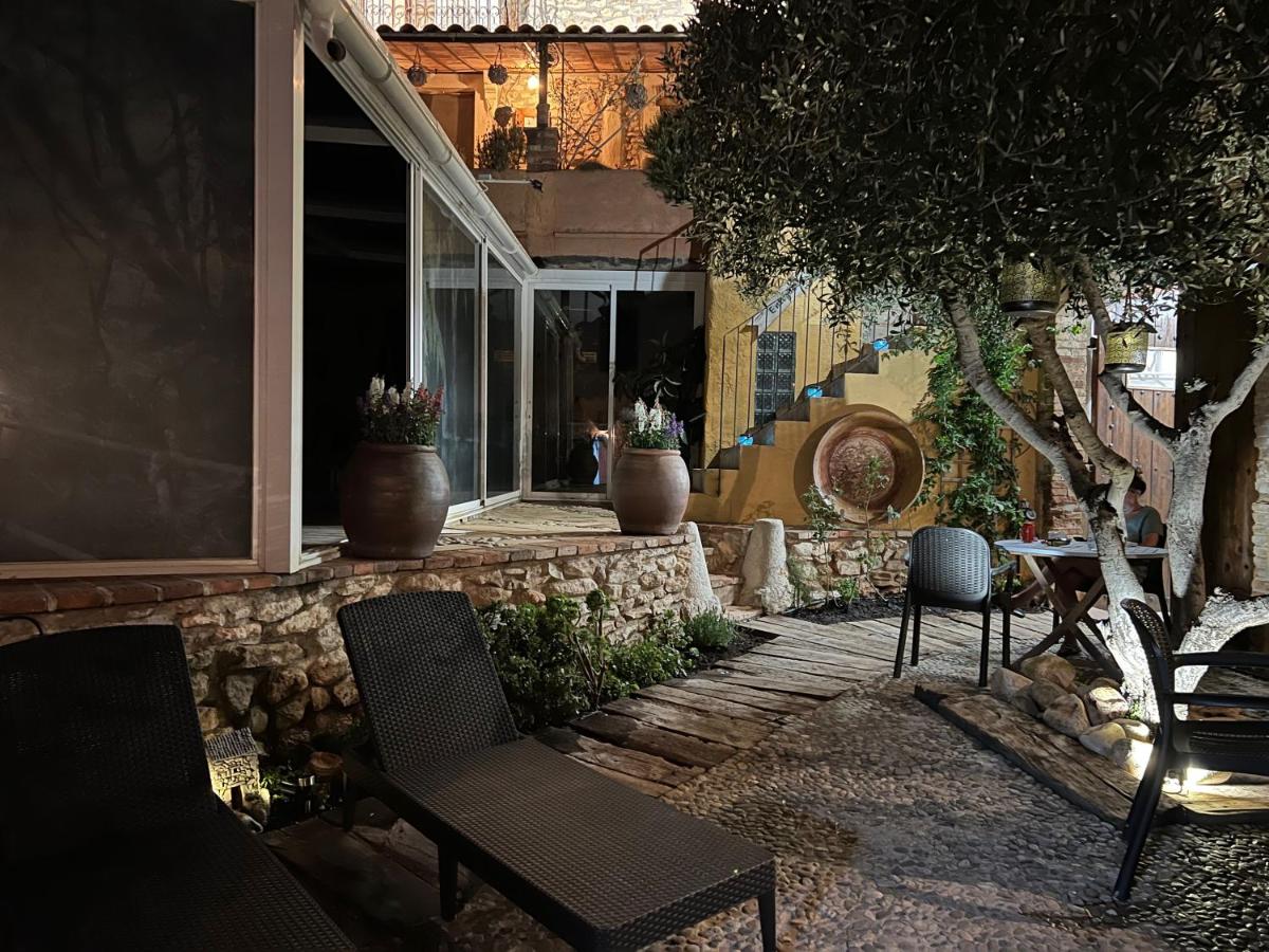 Zona de estar de Les Vinyes Alojamiento Rural Boutique & SPA