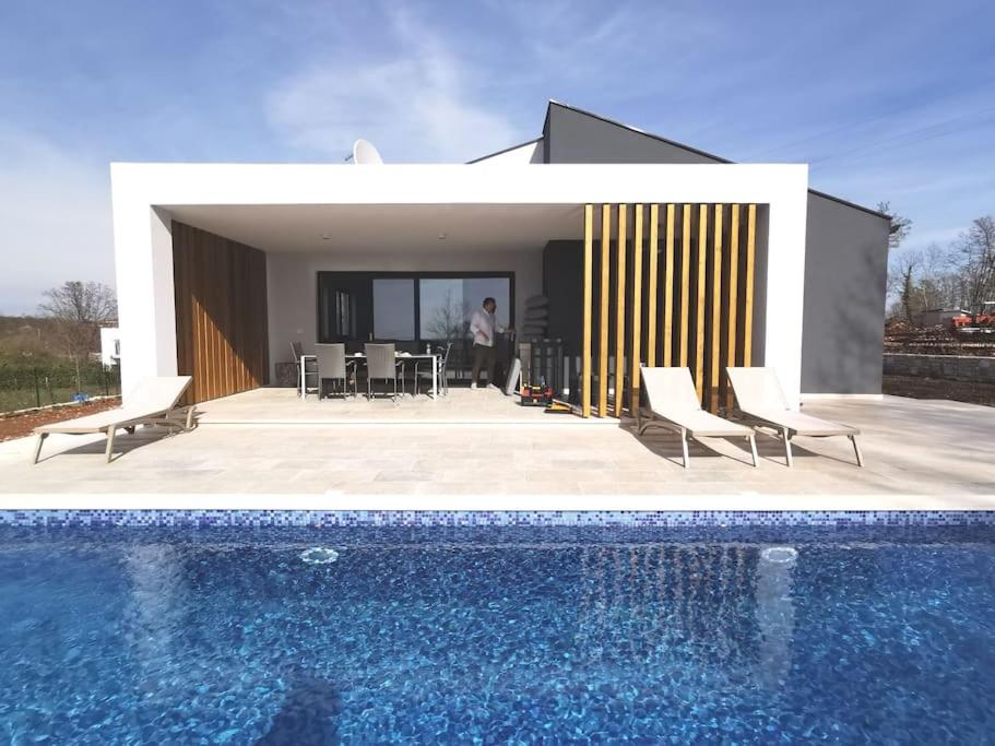 Villa Aquila - Housity