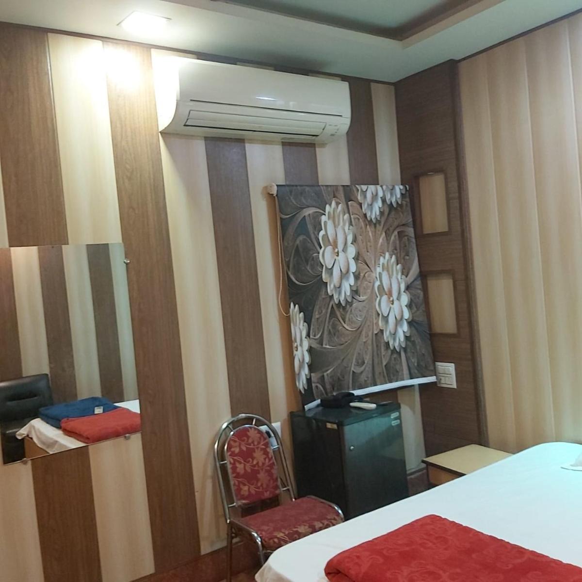 Hotel Vilas, Prayagraj - Housity