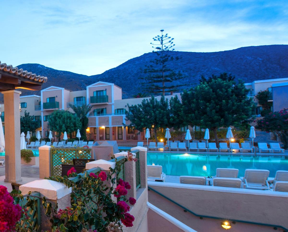 Silva Beach Hotel - Housity