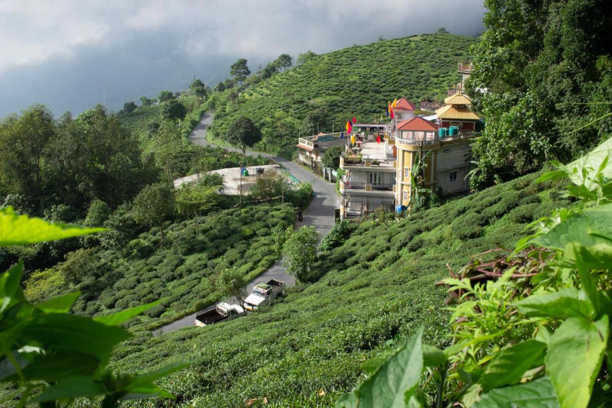 Traditional Hotel & Restaurant !! Kurseong !! Best Hotel in Kurseong - Housity