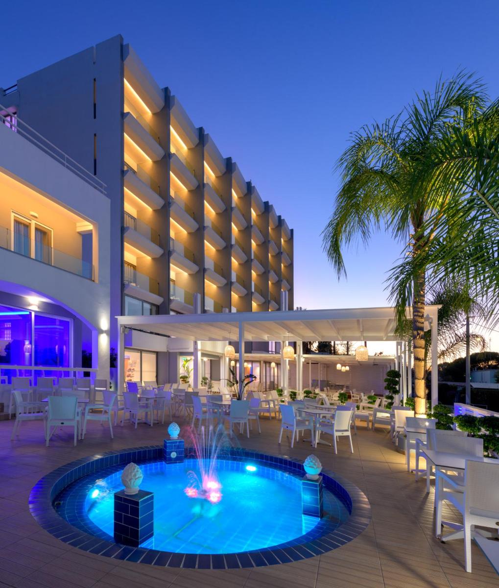 Oceanis Park Hotel - Housity