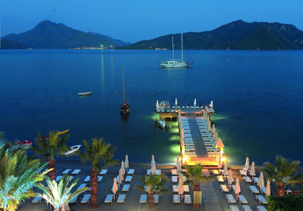 Cettia Beach Resort - Housity