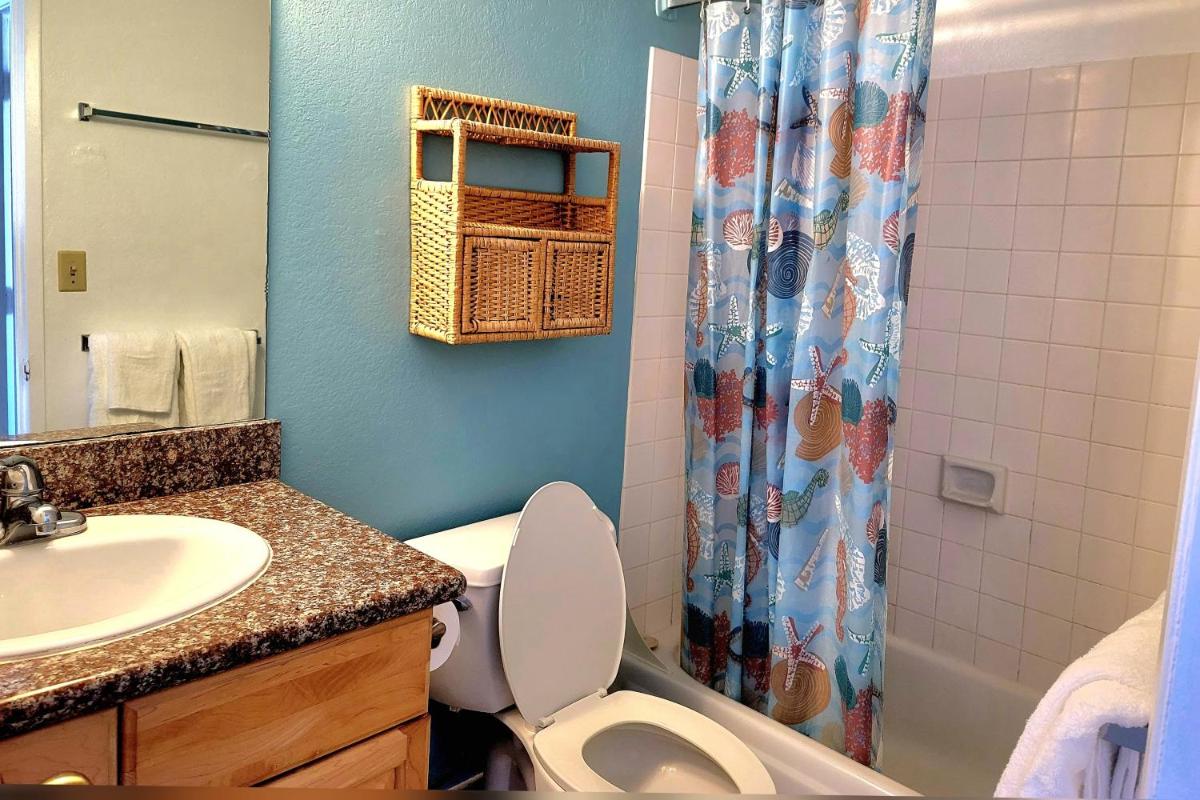 Waikiki Condo High Floor Views Beaches Convention Center - Housity