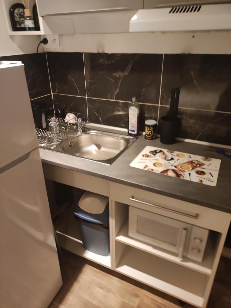 Petit studio au calme rénove a nouveau - Housity