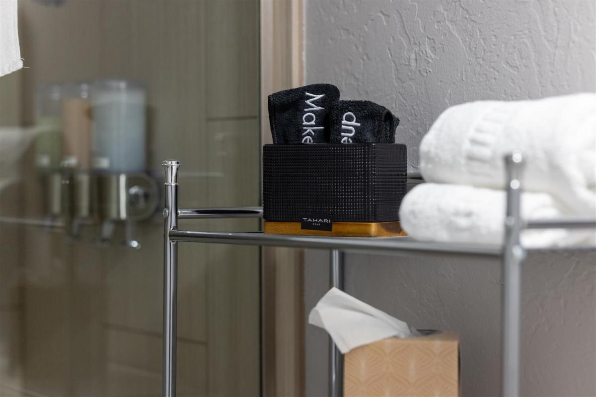 Nightlife & Shop Old Town Scottsdale - Studio Unit - Housity