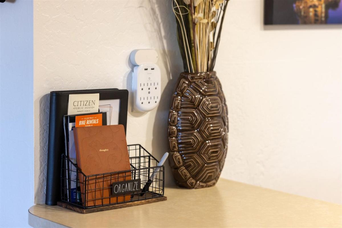 Nightlife & Shop Old Town Scottsdale - Studio Unit - Housity