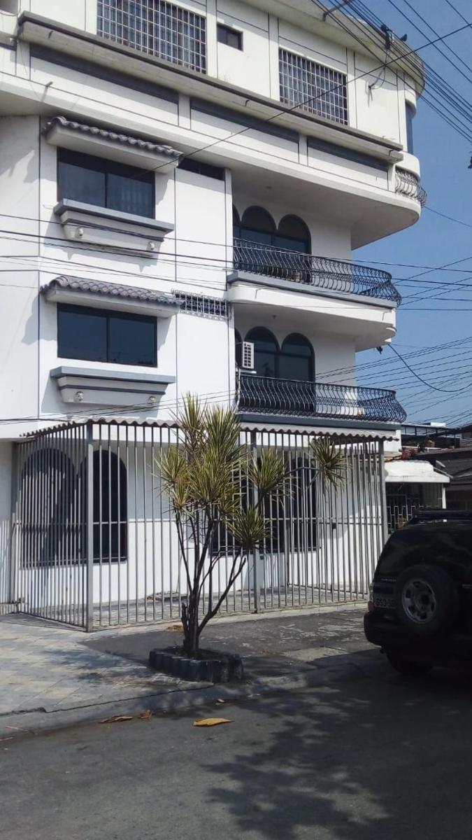 César's House - Housity