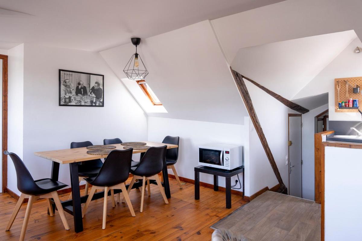 Grand appartement spacieux sur les toits de Bayeux - Housity