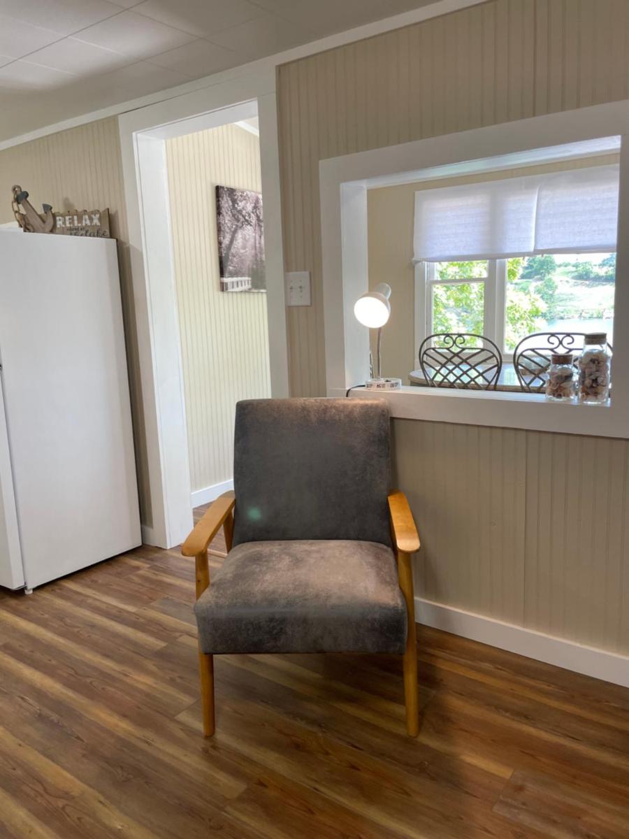 Lakeshore Fishing Cabin #2 - Housity