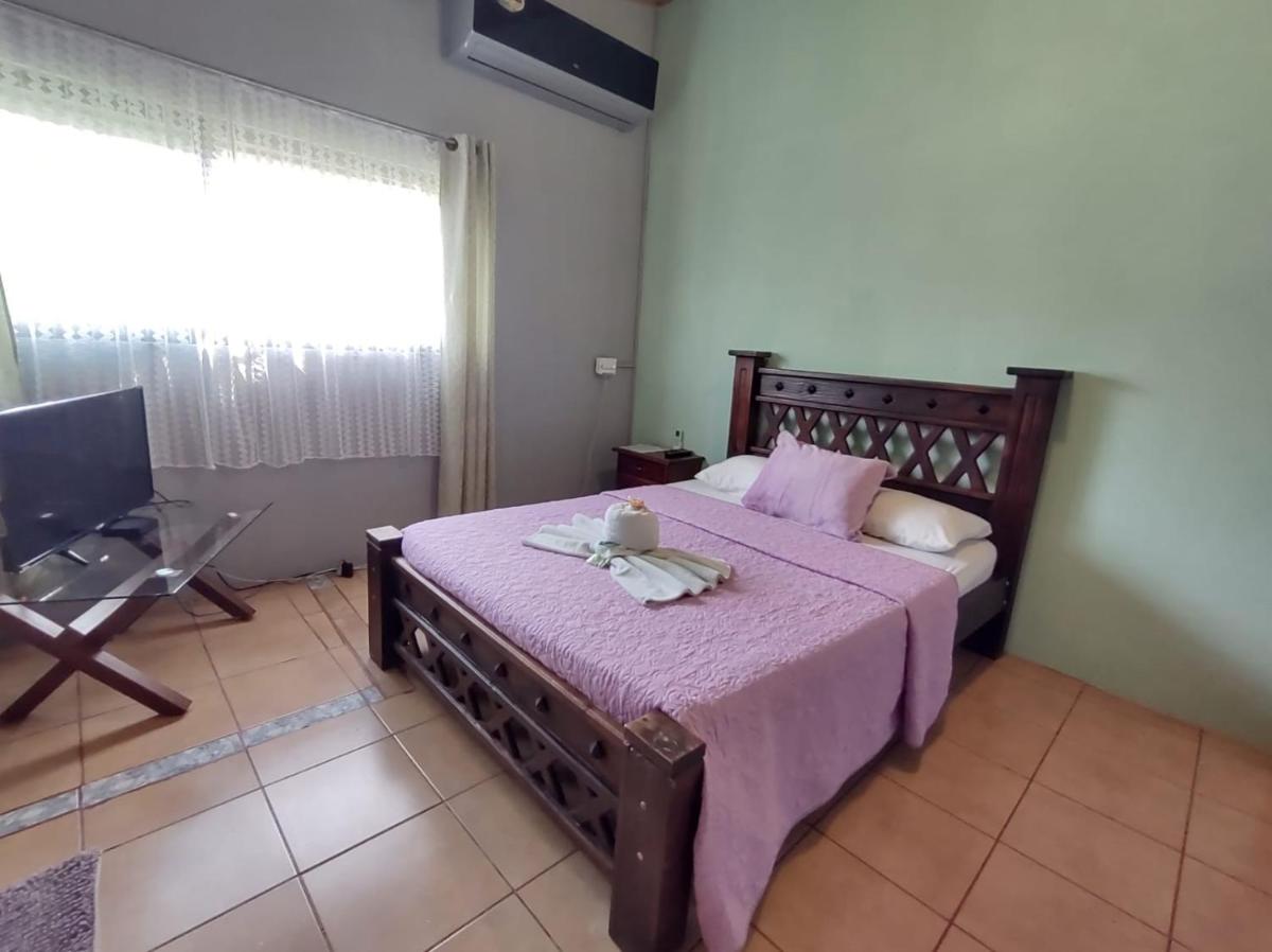The Corner Airbnb - Housity