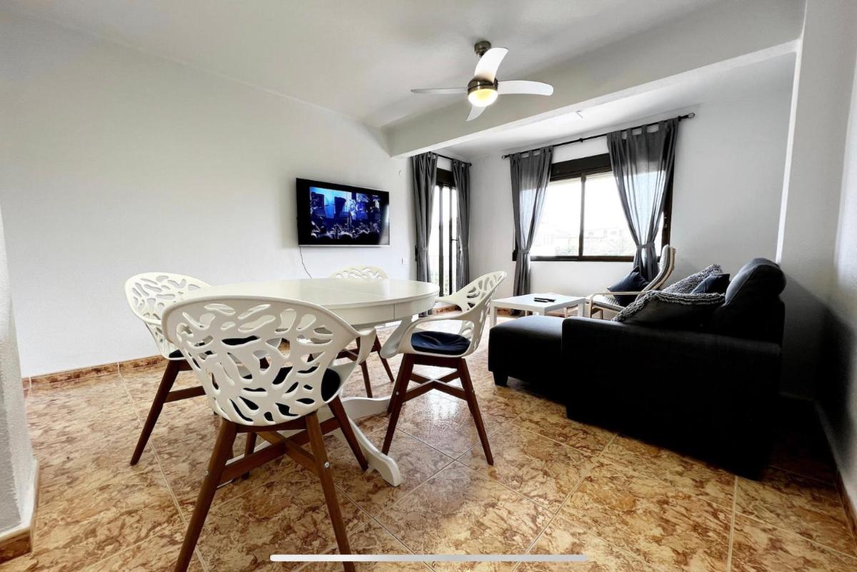 Beach Retreat - Housity