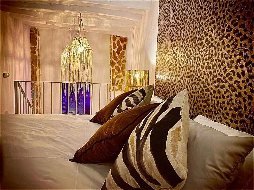 Mata Hari - Housity