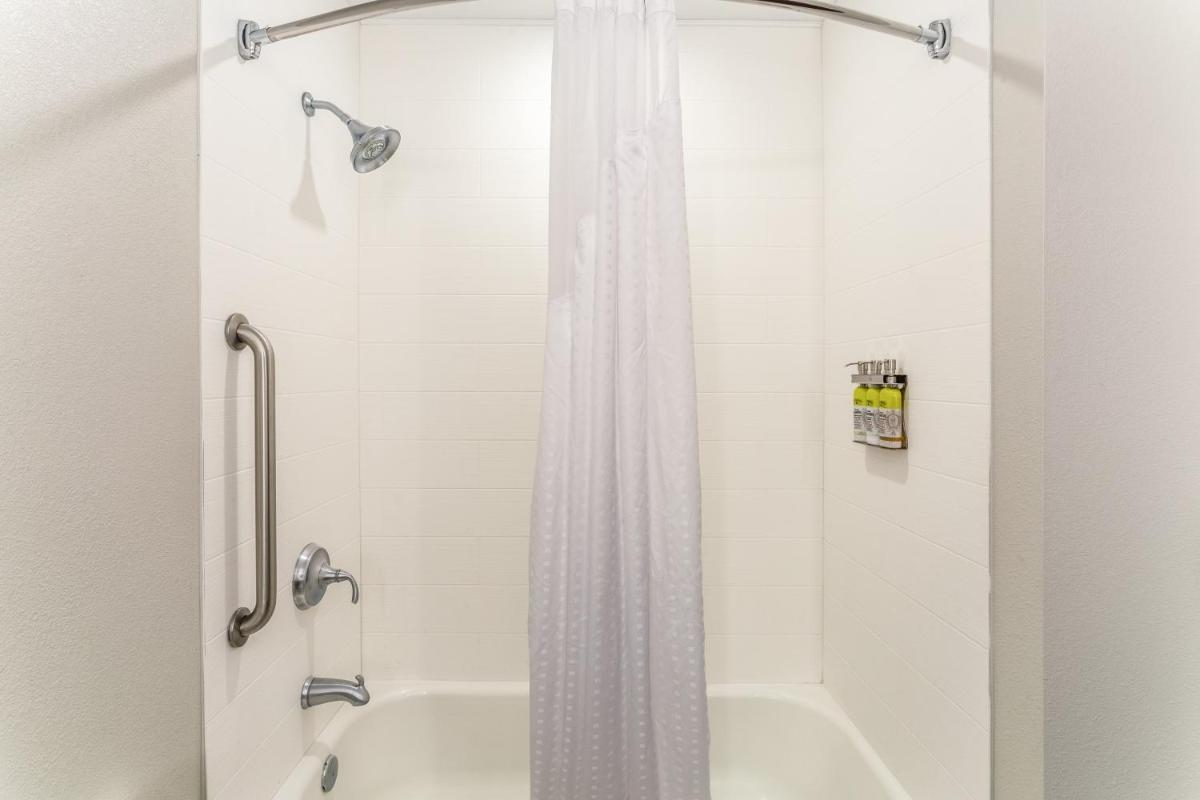 Holiday Inn Express Haskell-Wayne Area by IHG - Housity